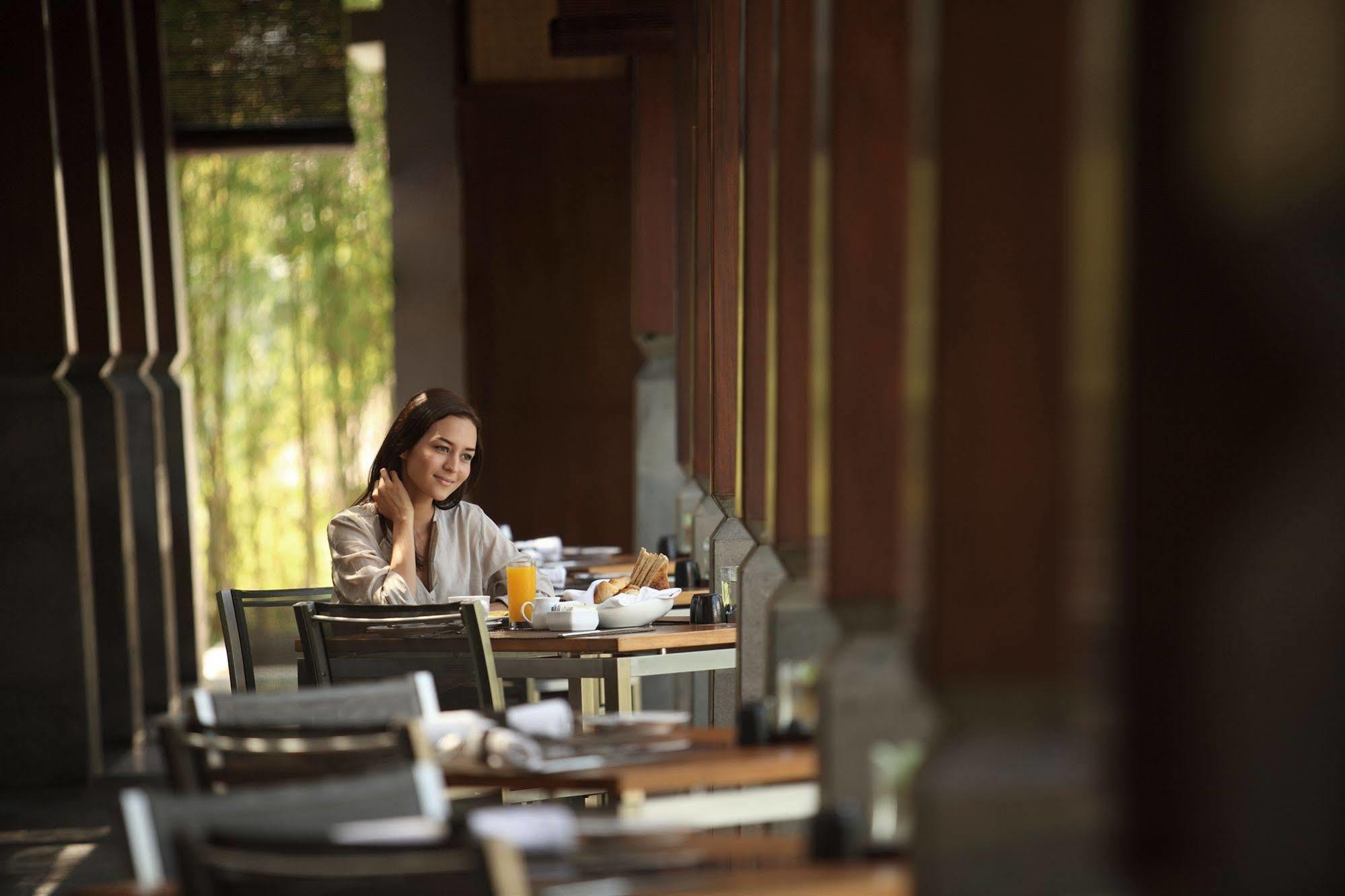 The Kayana Villa Seminyak Dış mekan fotoğraf